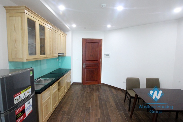 Nice 02 bedrooms for rent in Dong Da district, Lake view